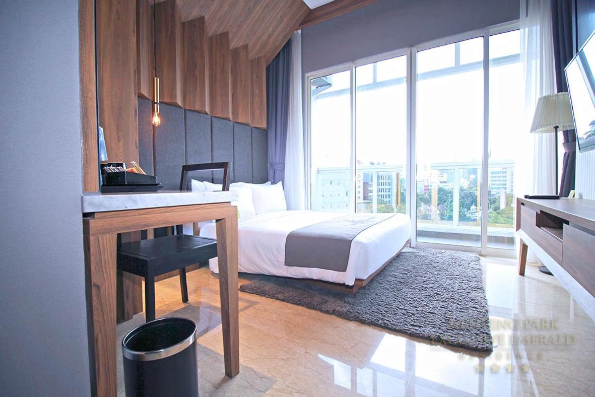 Menteng Park Exclusive Emerald Jakarta Exterior photo