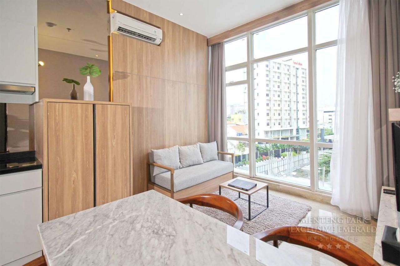 Menteng Park Exclusive Emerald Jakarta Exterior photo